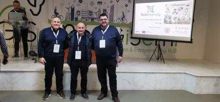 Z leve proti desni - podžupan in župan mesta Trikala, idrijski župan